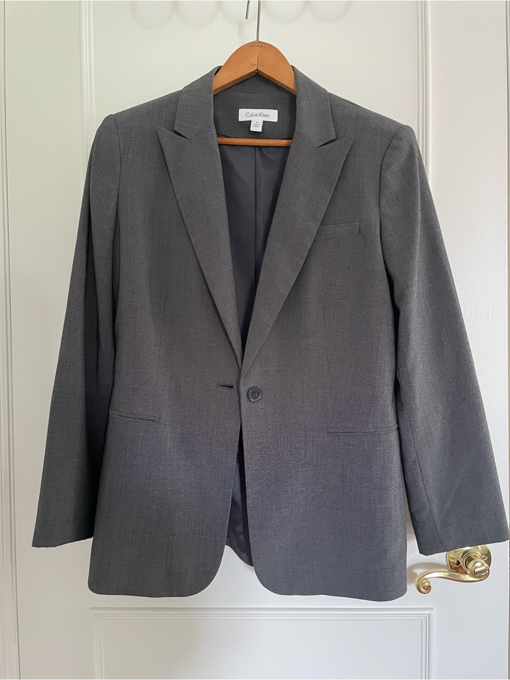 Calvin Klein Women’s Gray Single-Button Blazer, Size 8